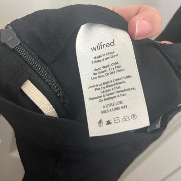 Aritzia Wilfred Emelyn black Crepe High Waisted Rise Flat Front Shorts 62717 s10 - Picture 7 of 10